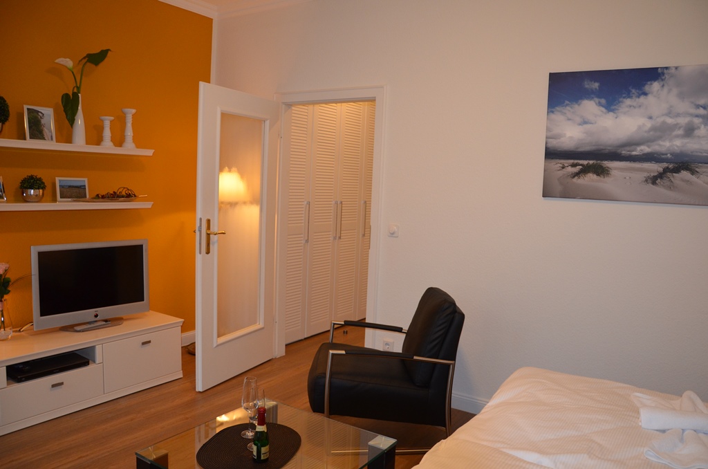 moderne Wohnung im Wohn-/Schlafbereich mit LED-Flachbildschirm - Villa Stranddistel - Binz